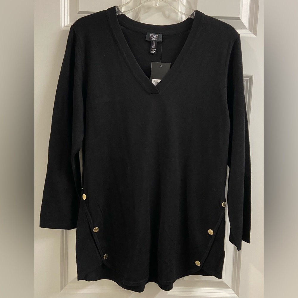 NWT Jones NY Signature Black Long Sleeve Top w/Button Detail on Sides Size S $89